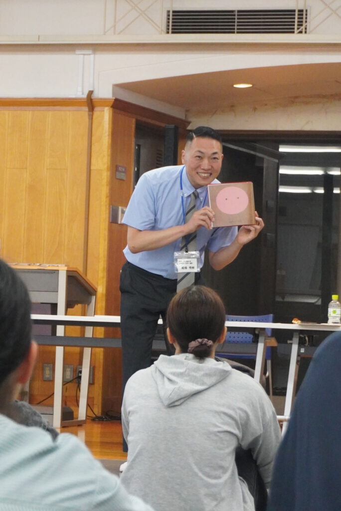 体験授業「こどもと楽しむ表現あそび」